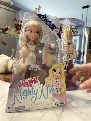 Muñeca Bratz Nighty Nite Cloe MGA Entertainment 10 pulgadas 384762 Foto 1 de 3