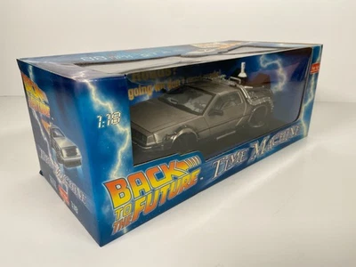 Máquina del tiempo Sun-Star Delorean escala 1:18 Regreso al futuro coleccionable Foto 1 de 4