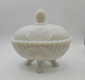 Antike Portieux Vallerysthal Schale mit Deckel aus weißem Opalglas  - Bild 1 von 13