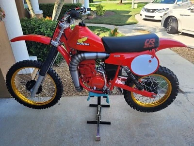 LICENCIA HONDA VINTAGE FÁBRICA 1980 RC CR250R tanque ala y panel lateral kit de calcomanías  Foto 1 de 4