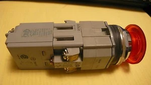 IDEC LED TWTD-0126D RED ILLUMINATED PUSHBUTTON SWITCH - Picture 1 of 6