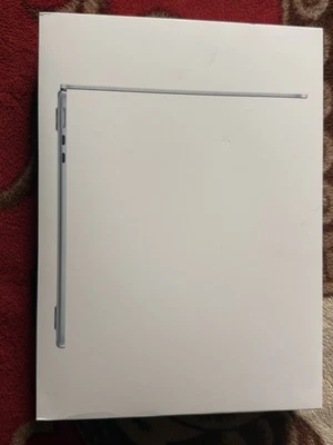 Apple MacBook Air 13-inch M4 Chip 16GB RAM 256GB ((NEW NEW NEW)) - Image 1 of 4