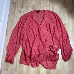 INC International Concepts | Para mujer | Blusa | 4X | Corbata frontal transparente rosa nueva con etiquetas - Imagen 1 de 5