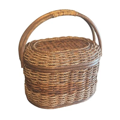 Cesta de picnic ovalada vintage con bastón y asas de bambú forro a cuadros rojo/blanco Foto 1 de 4