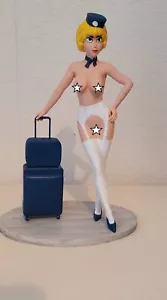 Natacha Hotesse de l'Air Sexy 21 cm Walthery en résine - Photo 1/9
