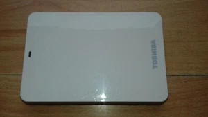 V63600-C TOSHIBA EXTERNAL USB 3.0 1TB HDD - Picture 1 of 6