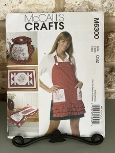 Sewing Pattern: REDWORK DESIGNS - APRON, TEA COZY, PLACEMAT, RUNNER, M6300 - Picture 1 of 1