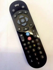 Neueste (2021) Sky Q Fernbedienung mit Bluetooth Sprachsteuerung 100 % offiziell Original - Bild 1 von 2