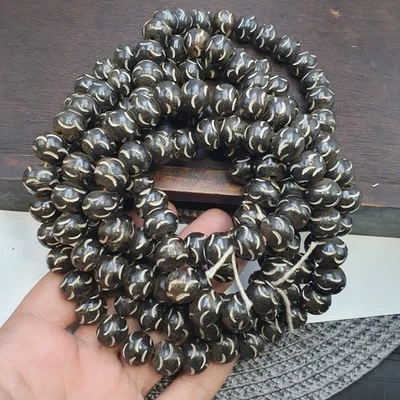 Vintage tibetano osso di yak (bufalo) intaglio perline filo di perline, collana - Immagine 1 di 4