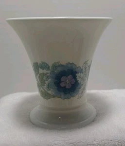  Wedgwood Bone China  Trumpet Vase  Clementine Pattern Made in England  - Picture 1 of 6