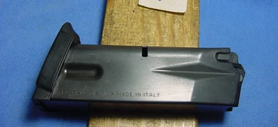 Cargador Beretta 9000 9000s italiano de fábrica calibre 40 S&W 10 Rd Foto 1 de 4