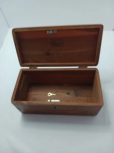 Cofre de cedro miniatura Lane vintage con llave Altavista, Va Tomlinson's en Frederick - Imagen 1 de 17