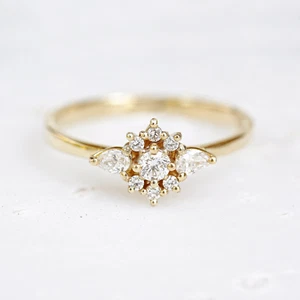 Anello di fidanzamento matrimonio cluster diamanti simulato 1 ct in oro giallo 14K placcato - Foto 1 di 7