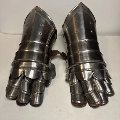 Traje de armadura medieval Guantelete Caballero gótico Guantes forrados de cuero  Foto 1 de 4