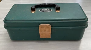 Vintage UMCO Model 131US Tackle Box Green, Gold Clasps,Blk Handle &Tray - Picture 1 of 12
