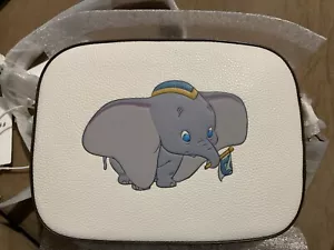 Neu mit Etikett Dumbo Coach Disney Kameratasche Kreide Umhängetasche limitierte Auflage - Bild 1 von 5
