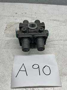 Wabco Compressed Air Multi Circuit Protection Valve 9347023870 - Picture 1 of 4