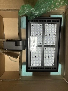 Hubbell 265W Ratio Flood Light - Picture 1 of 2