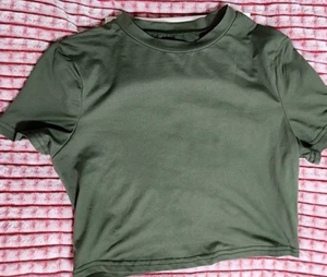Women’s Crop Tee Army Green Size M Seems Smaller - Picture 1 of 14
