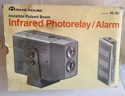 Safe House Invisible Pulsed Beam Infrared Photorelay / Alarm 49-307 Radio Shack - Image 1 of 4