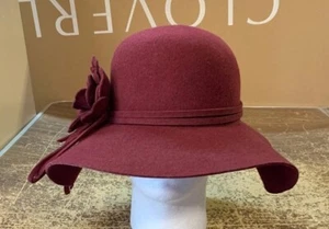 Sombrero floppy de fieltro granate Liz Claiborne con acento floral - Imagen 1 de 3