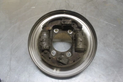 2002 HONDA FOREMAN 450 TRX450FE RIGHT FRONT BRAKE DRUM BACKING PLATE PANEL Foto 1 de 4