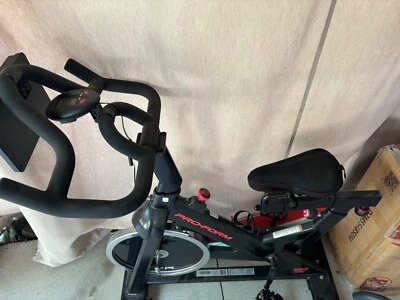 Bicicleta estática vertical ProForm 500 SPX Foto 1 de 3