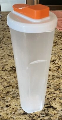 JARRA FRIGORÍFICA LÍNEA DELGADA 1,5 L TAPA BLANCA/NARANJA APTA PARA LAVAVAJILLAS SIN BPA Foto 1 de 3