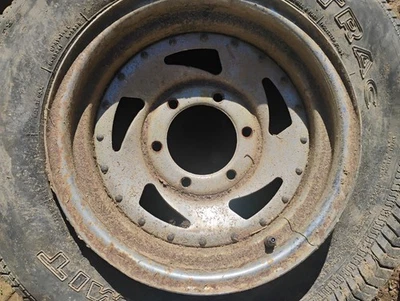 Llanta de 14" para camioneta Chevy GMC 67-72 6 orejetas Foto 1 de 4