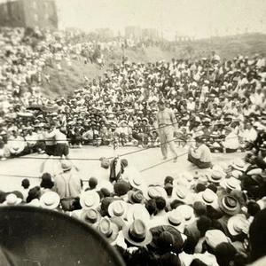 Vintage B&W Snapshot Photograph Men Sport Boxing Match 1942 WW2 - Picture 1 of 12