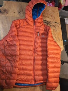 LL Bean Ultralight 850 Puffer Jacket Pertex Quantum Hooded Orange - Size Medium - Picture 1 of 9