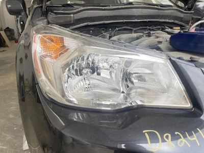 Conjunto de faros derechos usados se adapta a: Subaru Forester 2015 2,5 L fondo cromado Foto 1 de 4