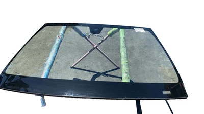 ⭕ Conjunto de vidrio parabrisas delantero Mercedes-Benz Clase C 2019 2020 2021 sedán OEM Foto 1 de 4