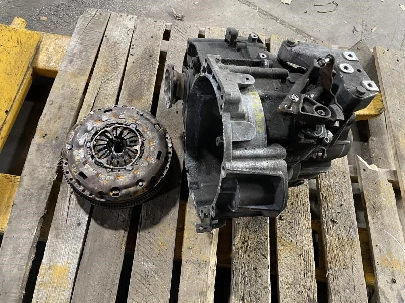 Volkswagen Golf GTI 2007 2,0 T 2 puertas 6 velocidades transmisión manual M/T 170 k millas Foto 1 de 4