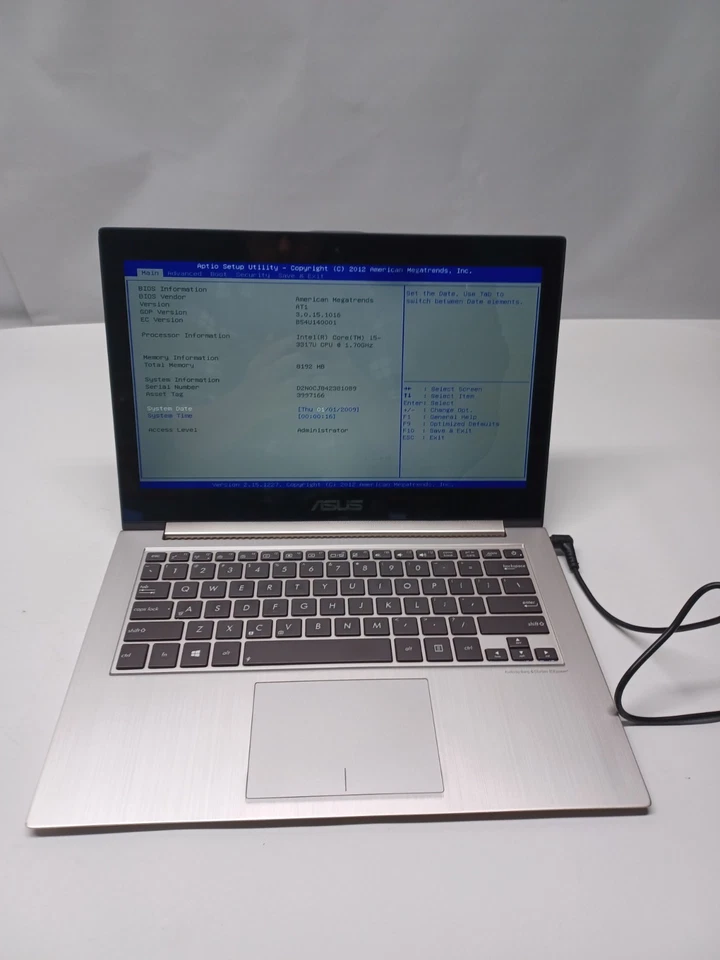 Portátil asus ux31a. Intel i5, 4 GB de RAM, sin unidad, sin sistema operativo, arranca a BIOS PROBADO Foto 1 de 4