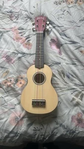 Ukulele - Picture 1 of 3