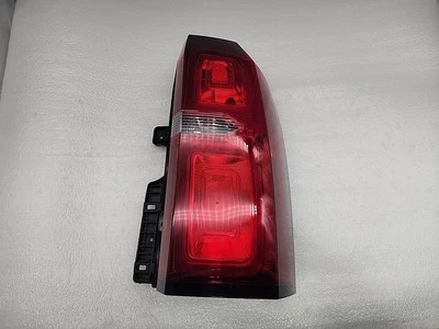 💥2015 - 2020 CHEVROLET TAHOE SUBURBAN RH PASSENGER TAIL LIGHT OEM  - Image 1 of 4
