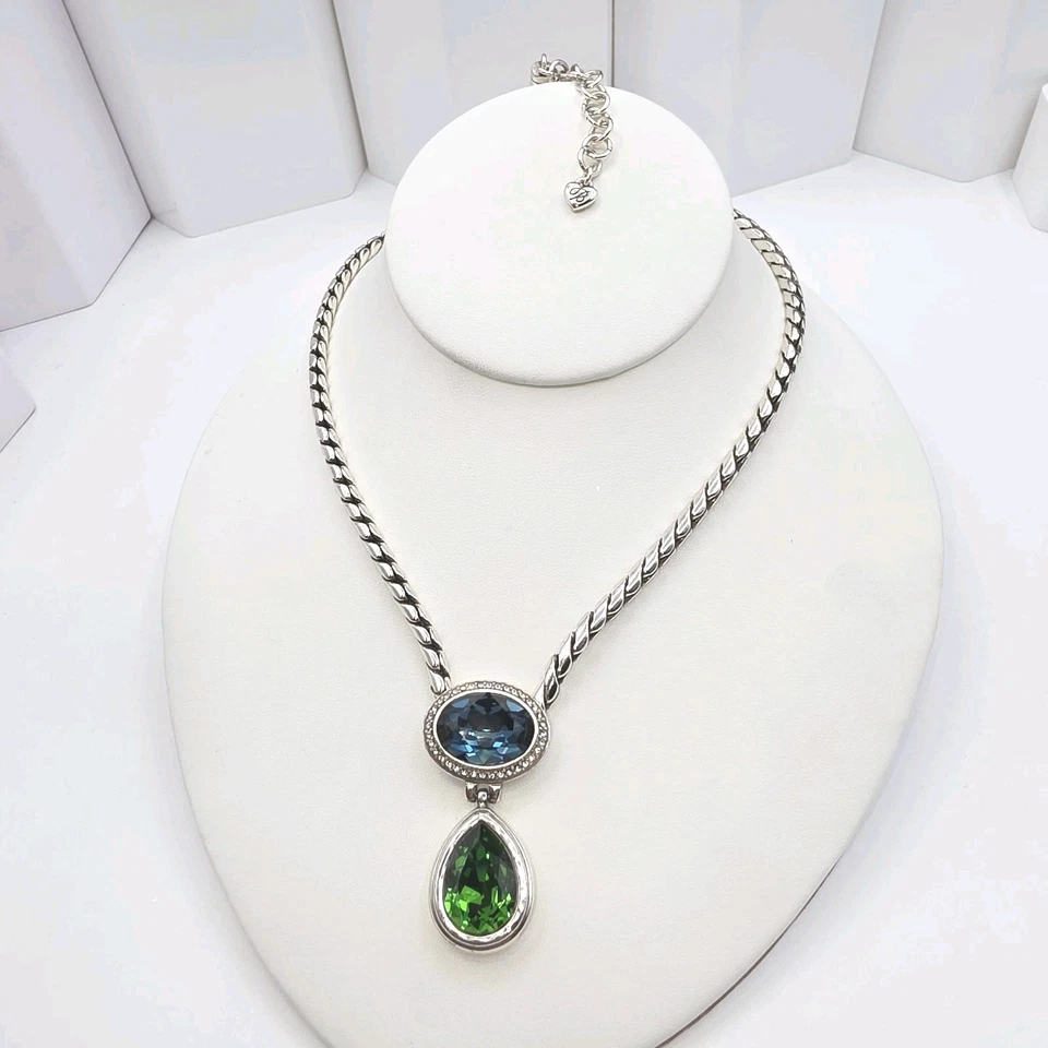 "Collar Brighton Isla Esmeralda Tono Plata Azul y Verde Cristales de Swarovski 20""" Foto 1 de 4