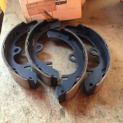 Zapatas de freno traseras Bendix 338536 para Nissan Pick-Up 720 y Urvan E23 Foto 1 de 3