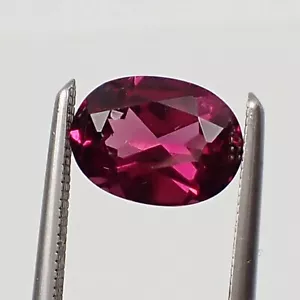 1.51 carats Oval 8x6mm Red-Purplish Colour Natural Rhodolite Garnet Gemstone - Picture 1 of 19