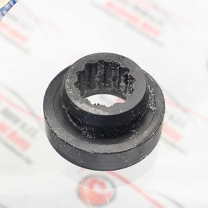 BOCCOLA RADIATORE FIAT CROMA-LANCIA THEMA COD. 82419636 NUOVA ORIGINALE - Imagen 1 de 3