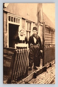 Traditional Dutch Man & Woman At Home Volendam Holland Netherlands Postcard - Picture 1 of 4