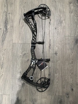 Bowtech Solution LS RH 70 Lb Black - Image 1 of 4