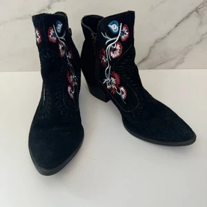 Carlos Santana Womens Ankle Boot Bootie Size 6 Suede Embroidered Floral Black - Picture 1 of 9