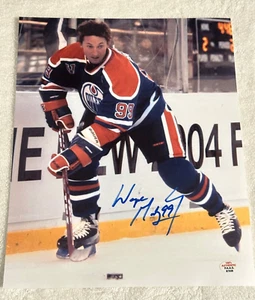Wayne Gretzky Signed Edmonton Oilers 8x10 Photo with COA - Picture 1 of 6
