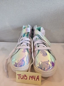 Wonder Nation Girls Athletic Iridescent Shoes Non-Marking Outsoles NEW WITH TAGS - Picture 1 of 7