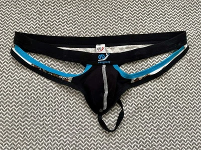 VTG FUN/fashionable Wangjiang  Men’s Thong, Size M 32-34,  See Chart - Image 1 of 4