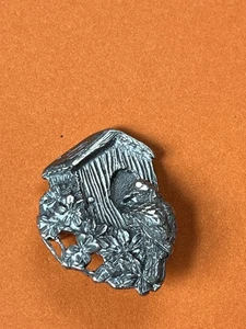 Birds & Blooms Marked 1997 Silvertone Bird House w Perched Bird & Flowers Brooch - Picture 1 of 7