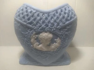 Wedgwood Style Cameo Blue And White Lady With Roses Heart Shaped Vase - Picture 1 of 8