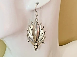 Vintage Hand Crafted Sterling Silver Dangling Earrings, 9.16 grams - Picture 1 of 4